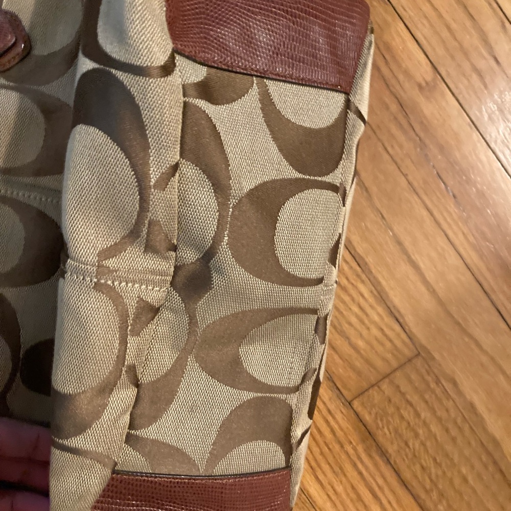 Coach Logo large purse with dust bag - Picture 4 of 7